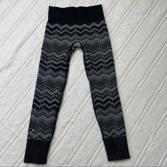 Lululemon Chevron Ebb to Street Legging. Gray. - Picture 7 of 12
